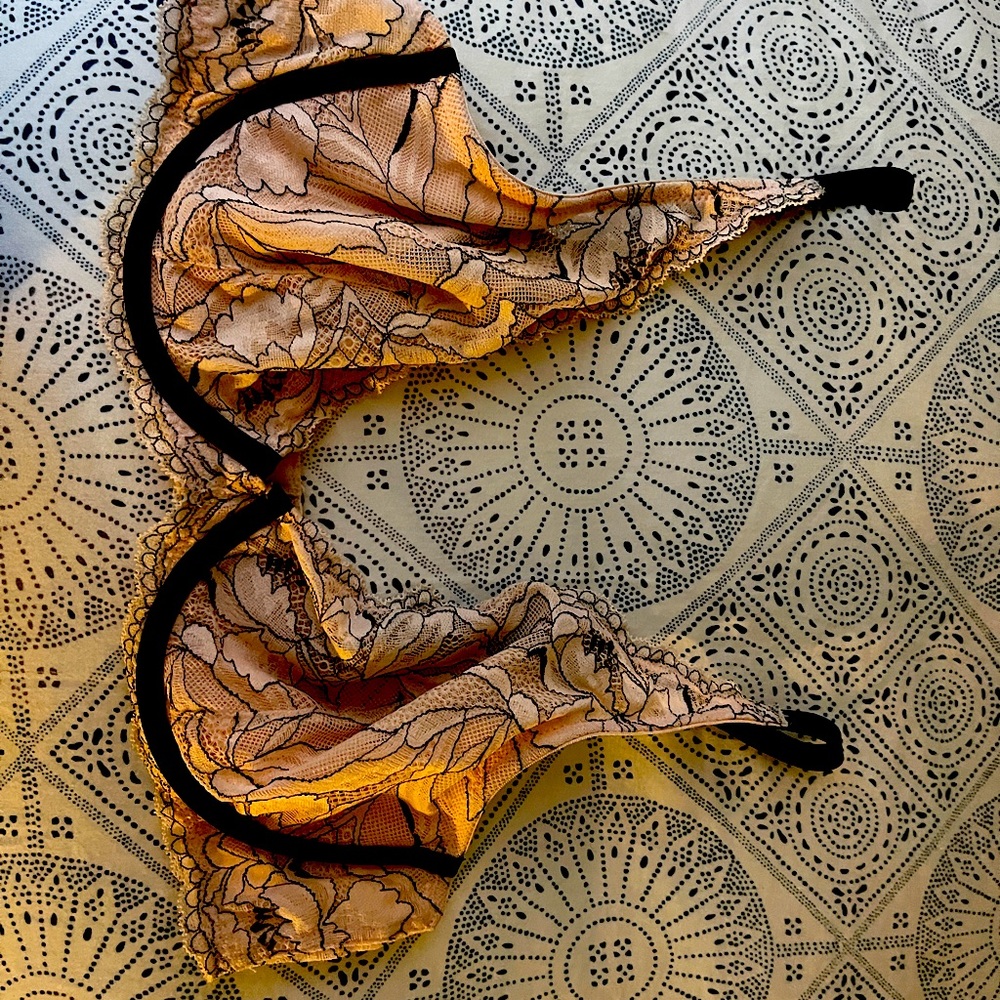 Women’s Lacey bra